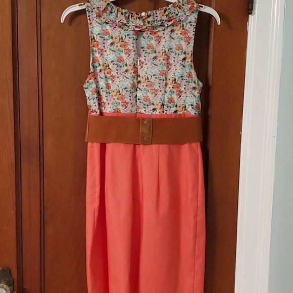 Dress - Picture 4 of 4